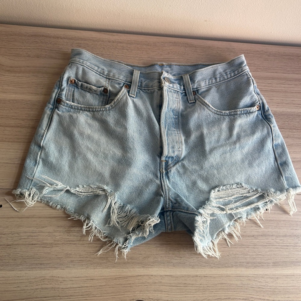 Levi's Premium 501 High‎ Rise Distressed Denim Shorts Light Wash Size 28